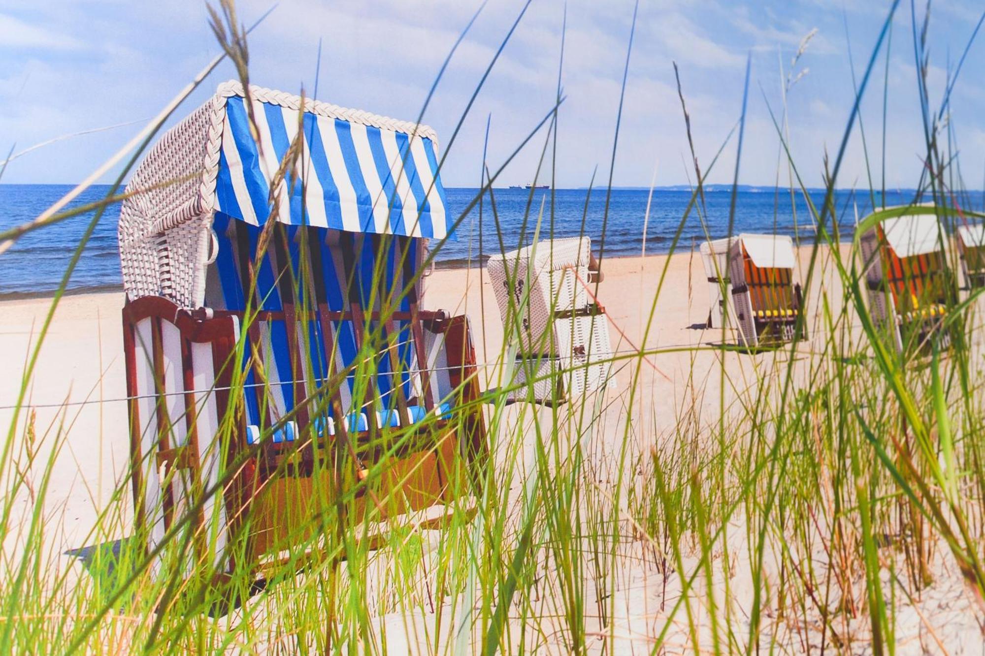 Ferienwohnungen Im Haus Strandkorb Bensersiel Bagian luar foto